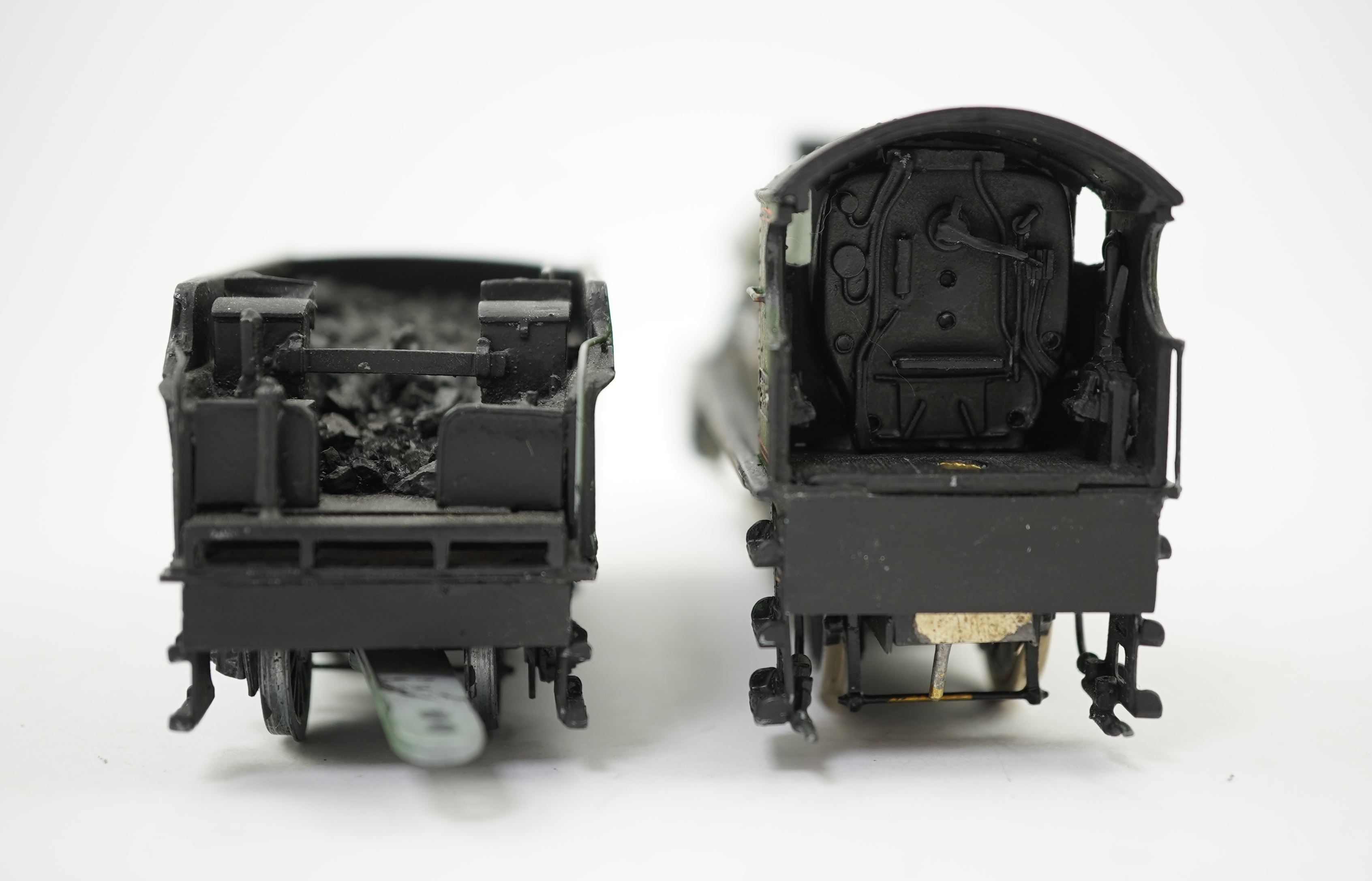 Two 00 gauge brass and white metal kit built GWR tender locomotives; a 2900 class 4-6-0, Lady Macbeth 2905, together with a Dean ‘Crocodile’ No.38 4-6-0, constructed, painted and lined to a high standard, both motored fo